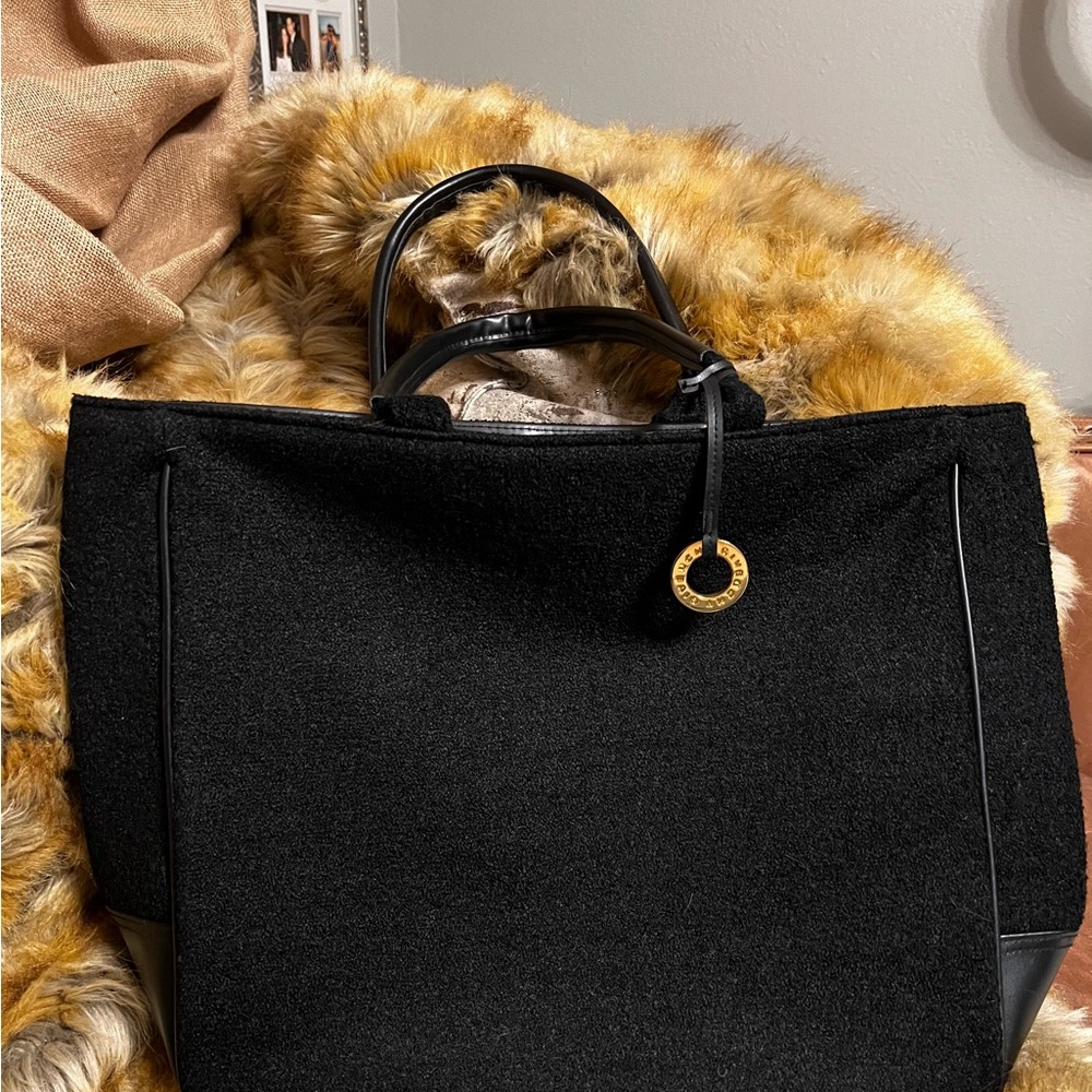Givenchy Tote ~ Elegant in Black
